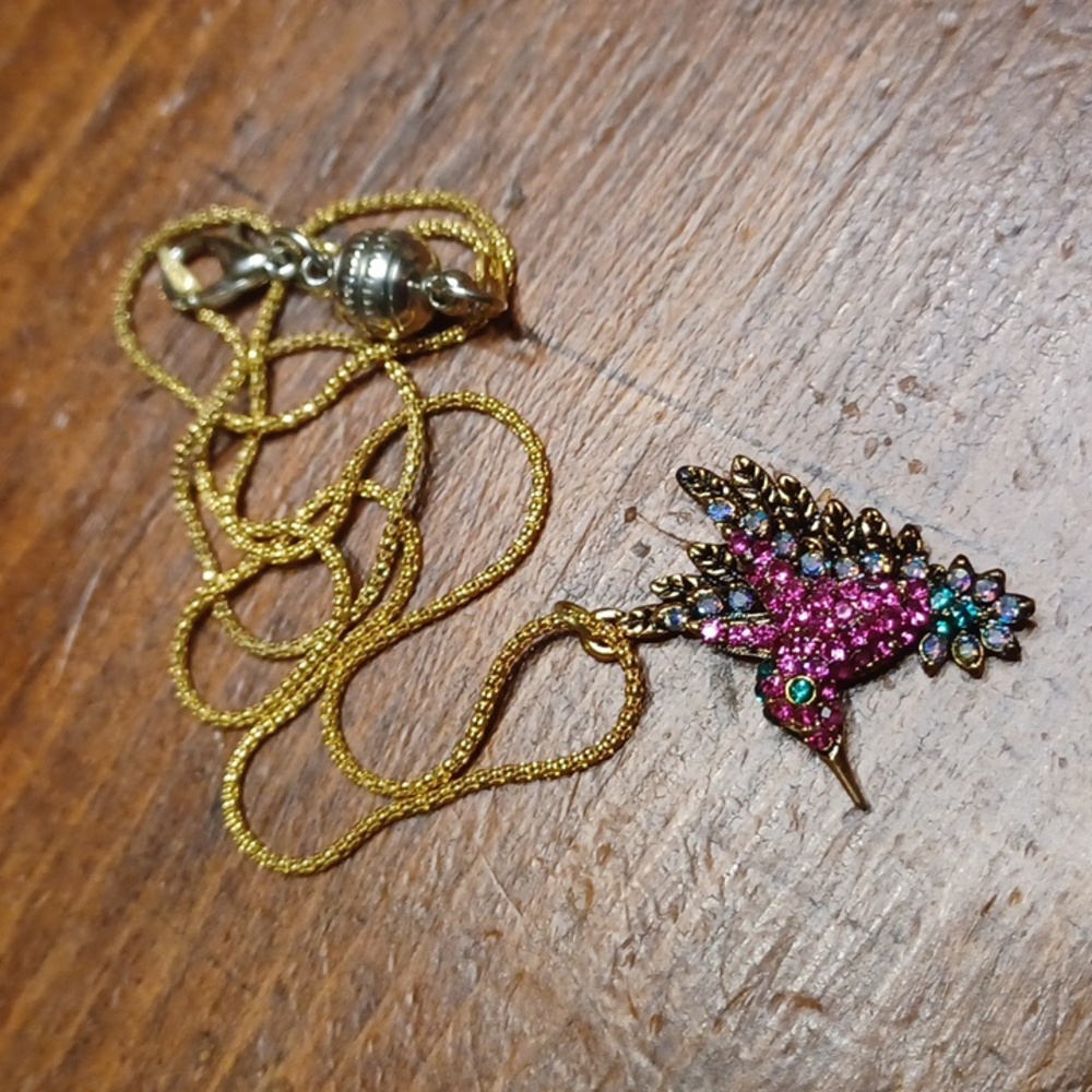OPCKR Rhinestone Hummingbird Pin & Necklace - Picture 6 of 7